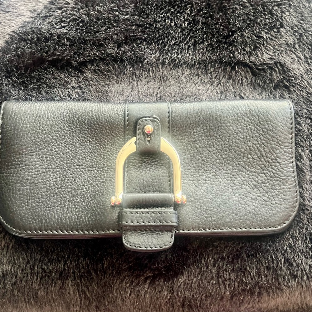 Gucci Greenwich
Pebbled Leather Clutch Black Gold
Horsebit Wallet Bag